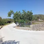 τhe Grandma's House Tseria