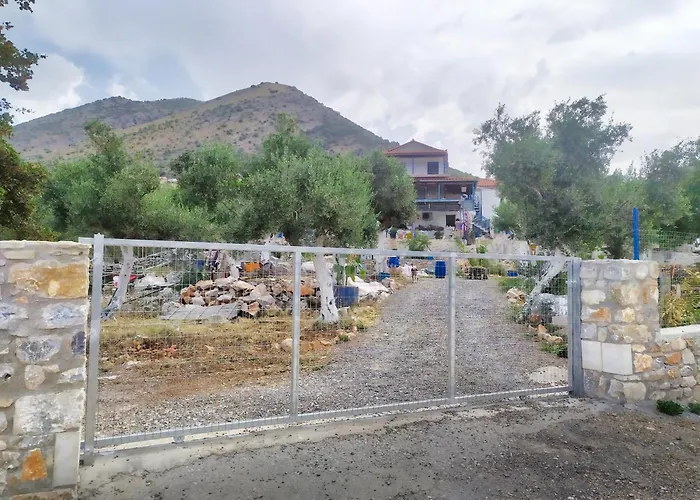 τhe Grandma's House Semesterbostad Tseria